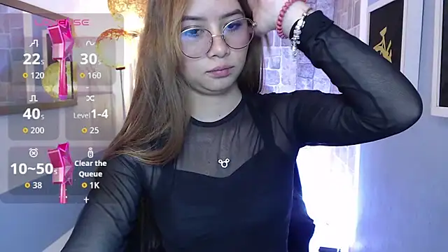 Snapshot of Fiorellaa_delsd chatting on 10.15.25 Fiorellaa delsd online show from 10.15.25