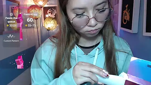 Snapshot of Fiorellaa_delsd chatting on 10.27.25 Fiorellaa delsd online show from 10.27.25