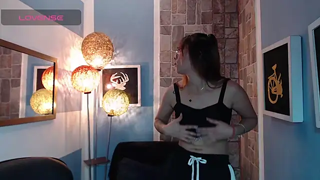 Snapshot of Fiorellaa_delsd chatting on 11.05.25 Fiorellaa delsd online show from 11.05.25