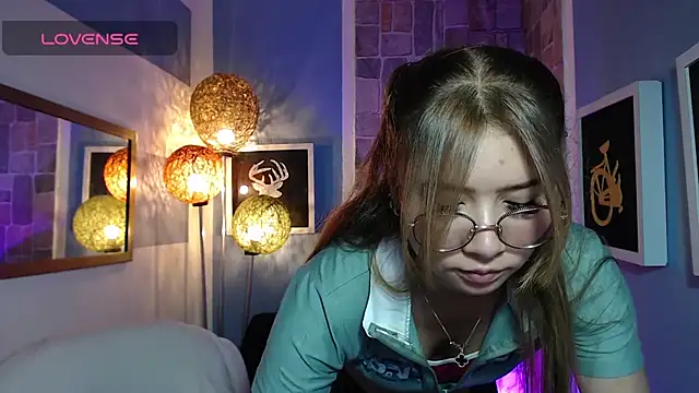 Snapshot of Fiorellaa_delsd chatting on 11.19.25 Fiorellaa delsd online show from 11.19.25