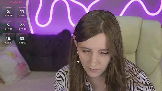 Snapshot of ValeryMurr chatting on 11.02.25 ValeryMurr online show from 11.02.25