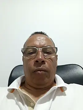 Snapshot of OrionStone chatting on 03.22.25 OrionStone online show from 03.22.25