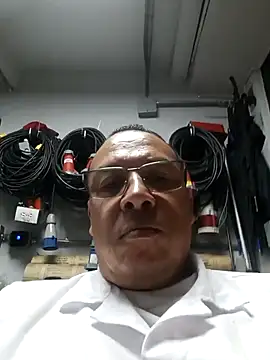 Snapshot of OrionStone chatting on 09.15.25 OrionStone online show from 09.15.25