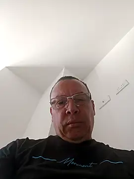 Snapshot of OrionStone chatting on 09.15.25 OrionStone online show from 09.15.25