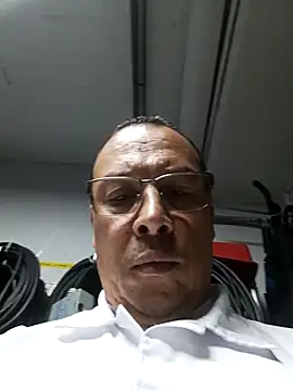Snapshot of OrionStone chatting on 09.19.25 OrionStone online show from 09.19.25
