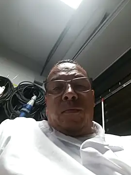 Snapshot of OrionStone chatting on 09.25.25 OrionStone online show from 09.25.25