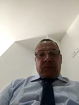 Snapshot of OrionStone chatting on 09.29.25 OrionStone online show from 09.29.25