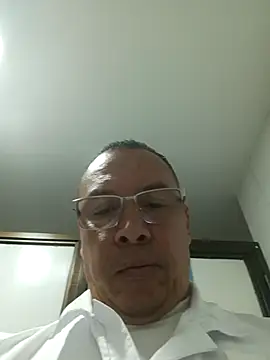 Snapshot of OrionStone chatting on 10.01.25 OrionStone online show from 10.01.25