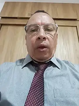 Snapshot of OrionStone chatting on 10.04.25 OrionStone online show from 10.04.25