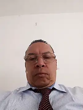Snapshot of OrionStone chatting on 10.14.25 OrionStone online show from 10.14.25
