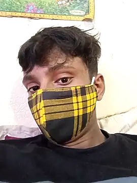 Snapshot of _fucker_18 chatting on 10.12.25 fucker 18 online show from 10.12.25