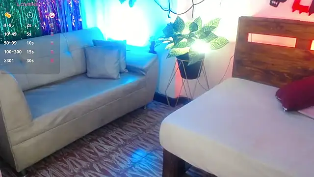 Snapshot of Yeseniaa25_ chatting on 10.10.25 Yeseniaa25  online show from 10.10.25