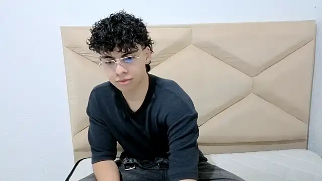 Snapshot of Kei_Dream chatting on 09.19.25 Kei Dream online show from 09.19.25