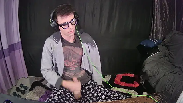 Snapshot of KittyCamKat chatting on 11.10.25 KittyCamKat online show from 11.10.25