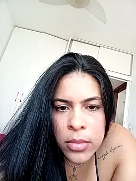 Snapshot of OliverMel chatting on 10.23.25 OliverMel online show from 10.23.25
