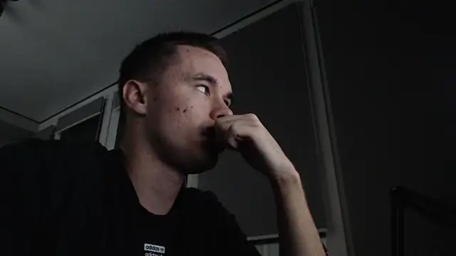 Snapshot of FreddyBredi chatting on 10.30.25 FreddyBredi online show from 10.30.25