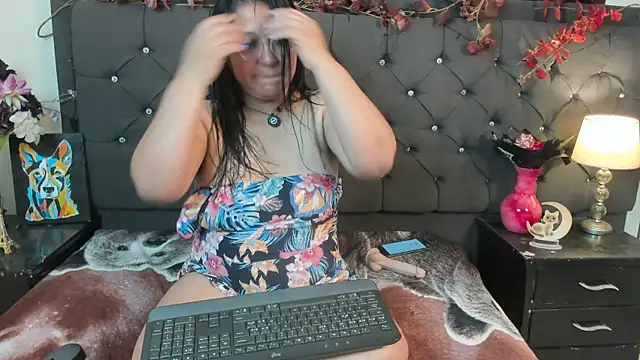 Snapshot of sofia_sorceress5 chatting on 11.10.25 sofia sorceress5 online show from 11.10.25