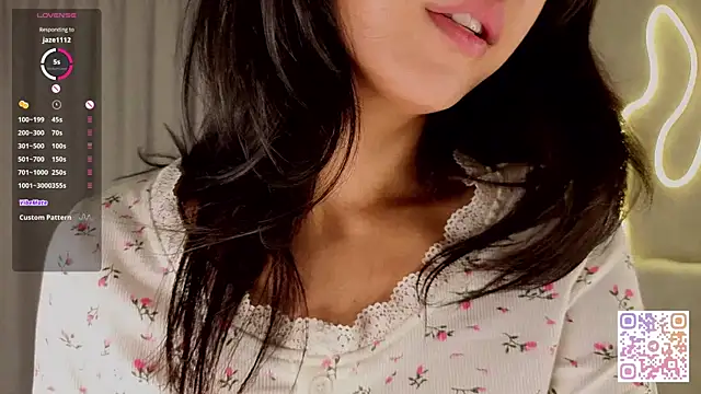 AlodiaAxley online show from 11.08.25