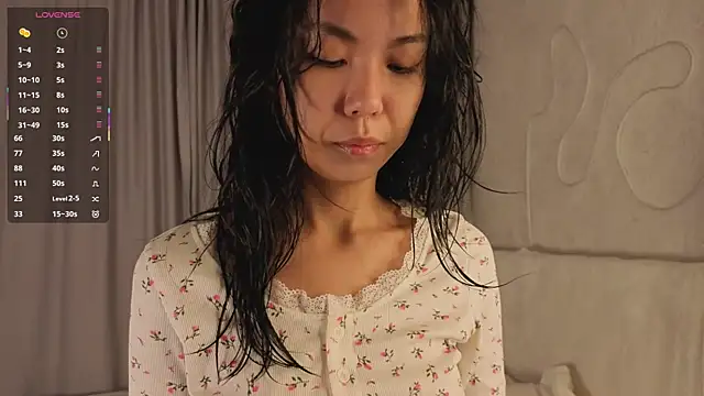 AlodiaAxley online show from 11.23.25