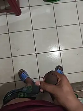 Snapshot of Genaro_Dickinson_69 chatting on 11.25.25 Genaro Dickinson 69 online show from 11.25.25