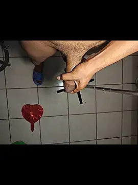 Snapshot of Genaro_Dickinson_69 chatting on 12.01.25 Genaro Dickinson 69 online show from 12.01.25