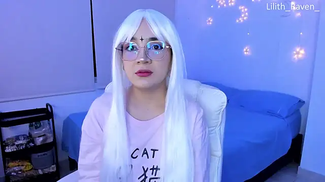 Lilith Raven  online show from 09.17.25