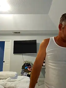 Snapshot of cubanitofeliz40 chatting on 09.10.25 cubanitofeliz40 online show from 09.10.25