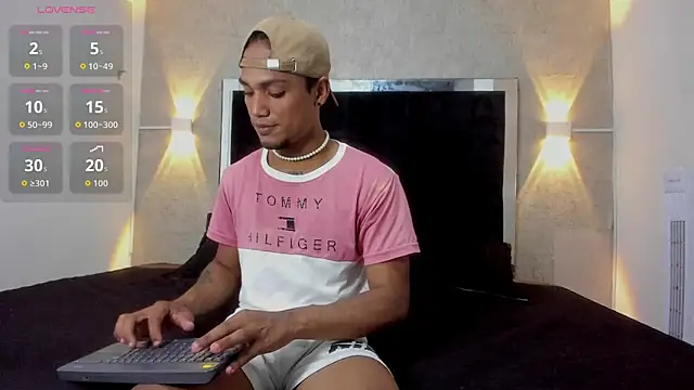 Snapshot of mateonick40 chatting on 11.02.25 mateonick40 online show from 11.02.25