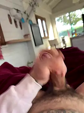 Snapshot of veriteeee_ chatting on 10.28.25 veriteeee  online show from 10.28.25