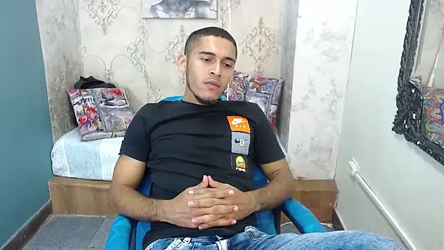 Snapshot of Derek_Storm_ chatting on 09.26.25 Derek Storm online show from 09.26.25