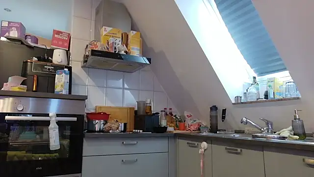 SweetTeenGirl online show from 10.16.25