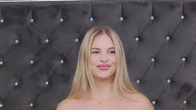 Snapshot of Ellsa_Jean_ chatting on 09.10.25 Ellsa Jean online show from 09.10.25