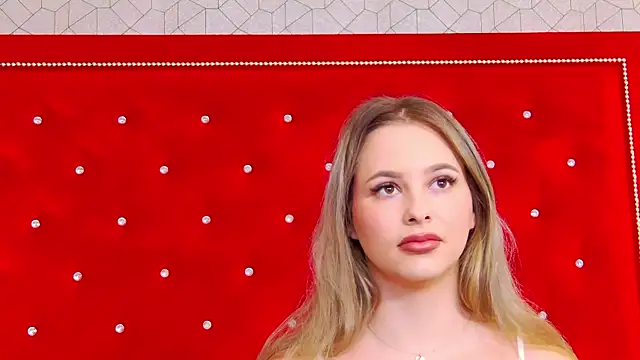 Snapshot of Ellsa_Jean_ chatting on 11.19.25 Ellsa Jean online show from 11.19.25