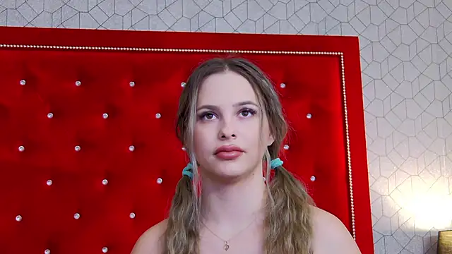 Snapshot of Ellsa_Jean_ chatting on 11.21.25 Ellsa Jean online show from 11.21.25