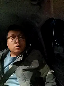 Snapshot of peijiangzhao chatting on 10.30.25 peijiangzhao online show from 10.30.25