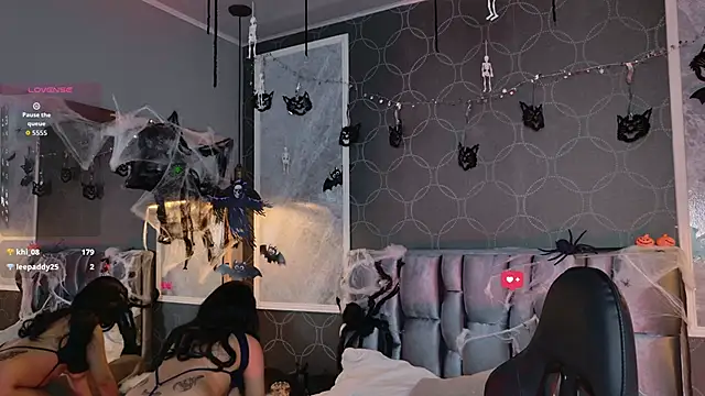 Snapshot of janetteJones_ chatting on 10.26.25 janetteJones online show from 10.26.25