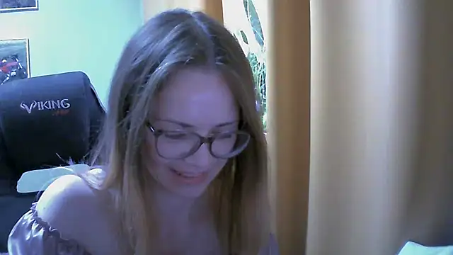 Snapshot of SEA_Dream chatting on 10.02.25 SEA Dream online show from 10.02.25
