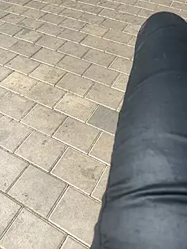 Snapshot of kamo012000 chatting on 09.09.25 kamo012000 online show from 09.09.25