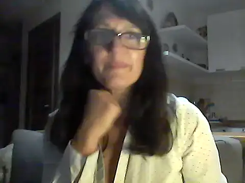 Snapshot of Elena48324 chatting on 10.06.25 Elena48324 online show from 10.06.25