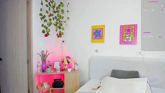 Snapshot of AprilAddams_ chatting on 09.13.25 AprilAddams  online show from 09.13.25