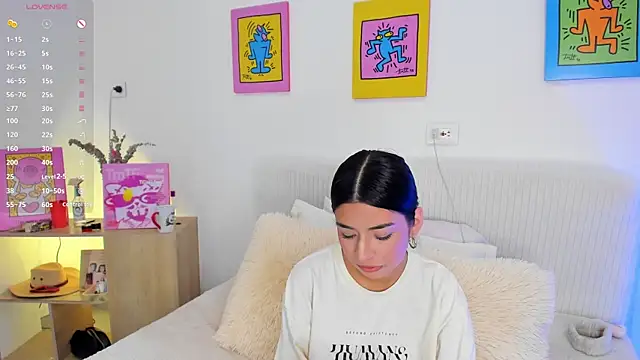 Snapshot of AprilAddams_ chatting on 10.10.25 AprilAddams  online show from 10.10.25