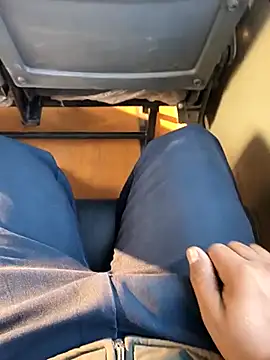 Snapshot of mysticeyes_backup chatting on 11.14.25 mysticeyes backup online show from 11.14.25