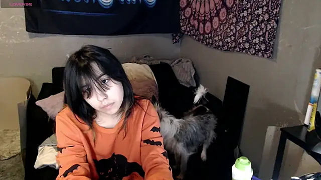 London Ray online show from 10.26.25