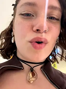 lucy-joy online show from 09.12.25