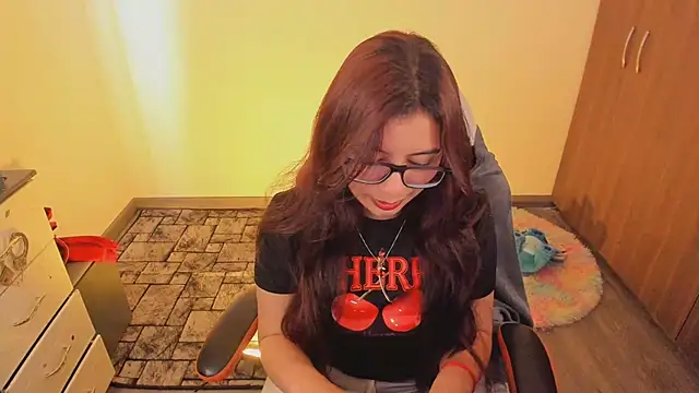 Snapshot of Verolake chatting on 11.03.25 Verolake online show from 11.03.25