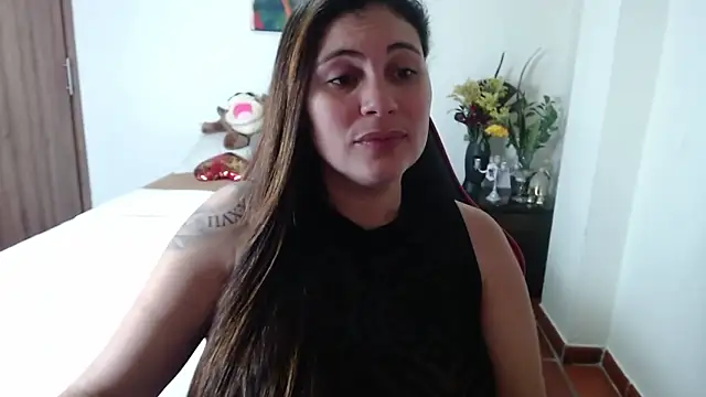 Secret Bella online show from 09.25.25