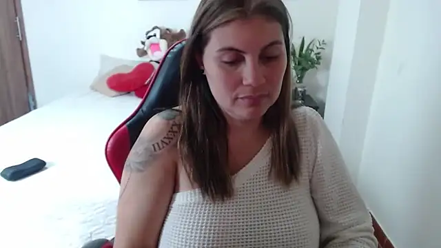 Secret Bella online show from 11.10.25