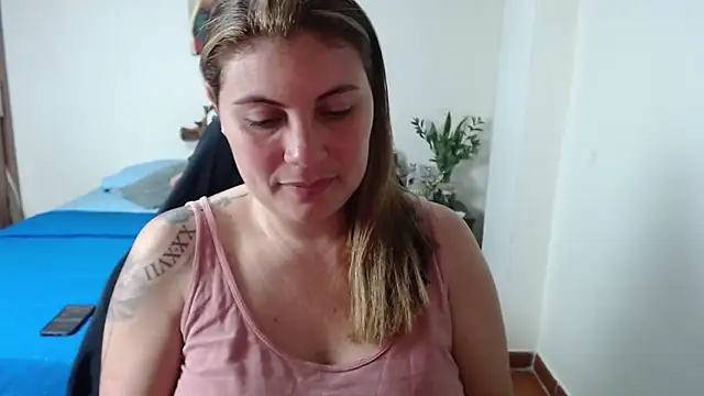 Secret Bella online show from 11.18.25