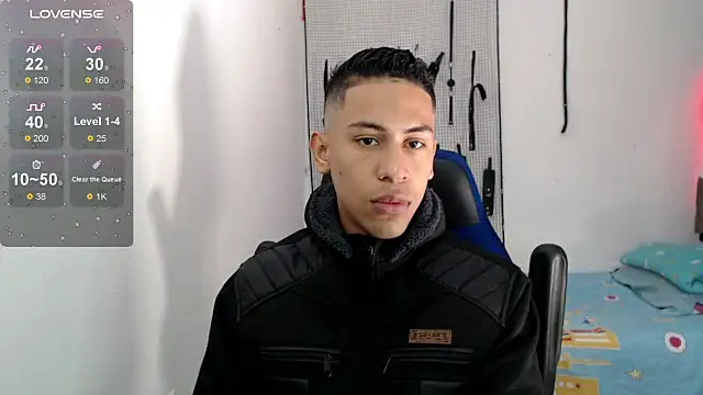 Snapshot of dylan_apol0 chatting on 09.19.25 dylan apol0 online show from 09.19.25