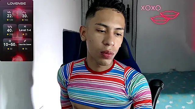 Snapshot of dylan_apol0 chatting on 10.19.25 dylan apol0 online show from 10.19.25